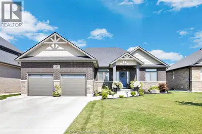 SOUTHSIDE EXECUTIVE RANCH 4 BED, 3 BATH RANCH, APPROX 3600 SQ FT LIVING SPACE, 2 CAR GARAGE WITH DOU...