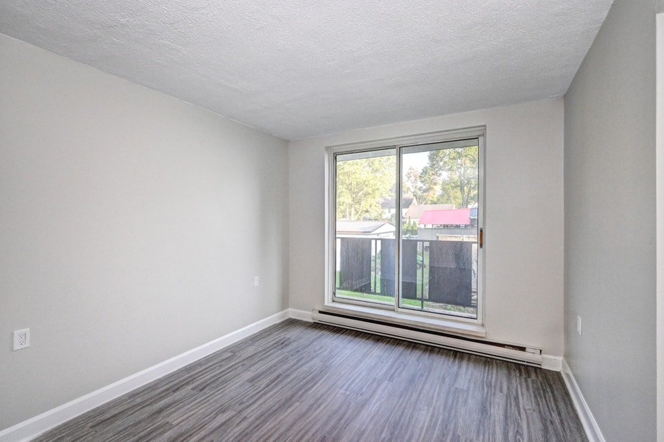 Egremont Street Apartments - 1 Bedroom, 1 Bath B Apartment for R 5