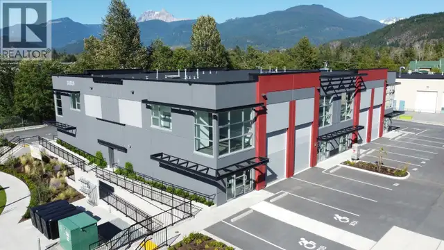 105A 38926 MID WAY Squamish, British Columbia in Commercial & Office Space for Rent in Prince Rupert - Image 2