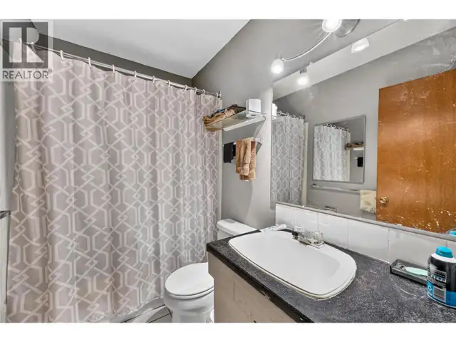 355 & 357 Gwyer Street Penticton, British Columbia in Houses for Sale in Penticton - Image 13