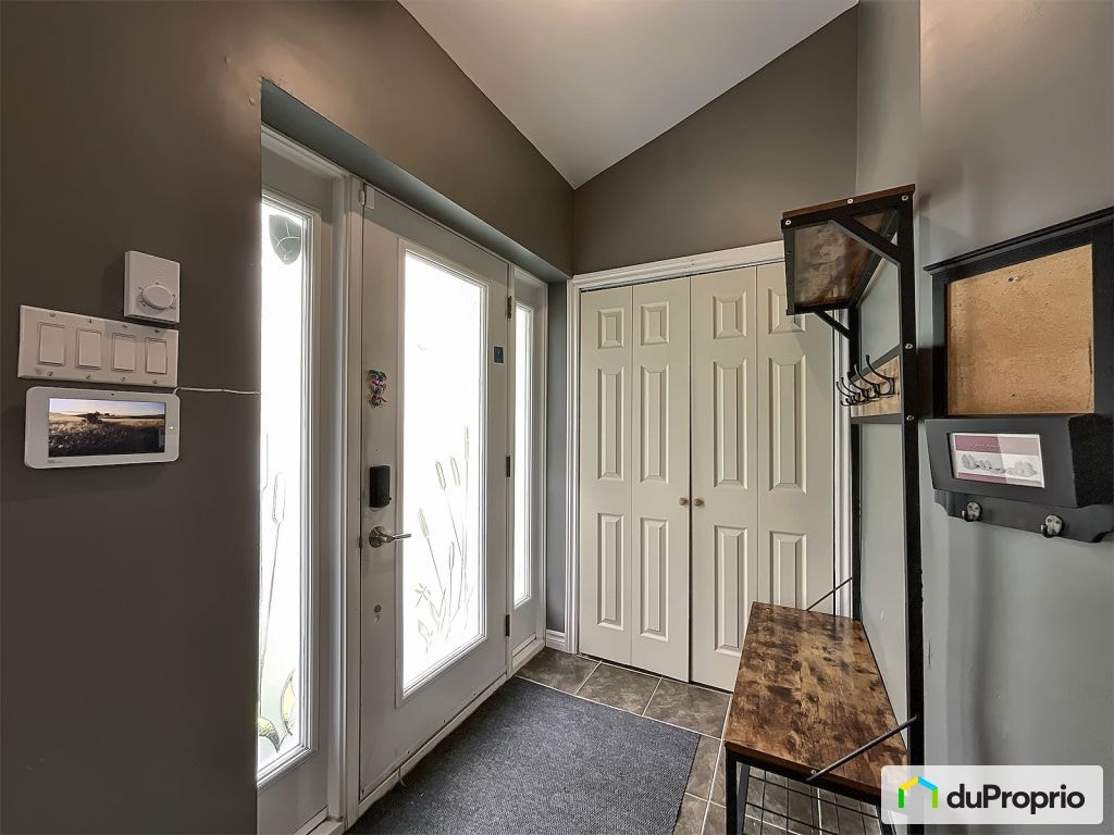 $645,000 - 1 1/2 Storey for sale in Shefford — photo 2