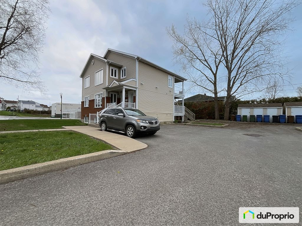 $859,900 - Triplex for sale in Chateauguay — photo 2