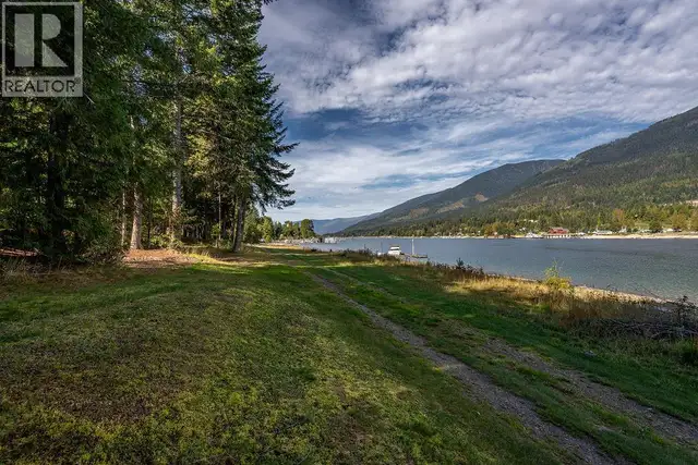 8275 East Procter Road Procter, British Columbia in Land for Sale in Nelson - Image 8