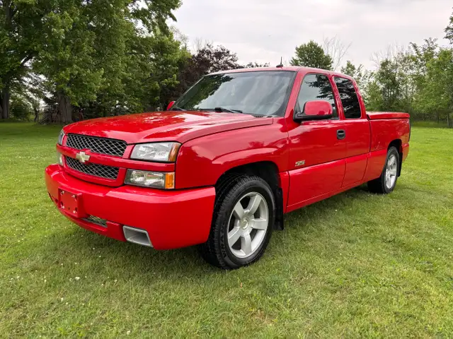 2003 Chevrolet Silverado K1500 - SS model with low KM's!!!