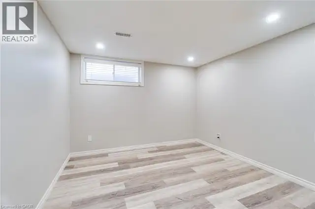 56 SMITH'S CREEK Drive New Hamburg, Ontario in Houses for Sale in Kitchener / Waterloo - Image 37