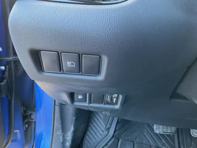 2019 Toyota C-HR in Cars & Trucks in Ottawa - Image 22