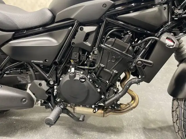 2025 Kawasaki Eliminator 500 SE in Street, Cruisers & Choppers in Calgary - Image 4