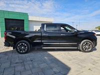 2022 Chevrolet Silverado 1500 High Country 4WD Crew Cab with 65,975 km! Clean history with no accide... (image 3)