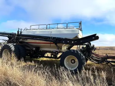 71300 TBH, 1300bu, 5 Tank, Saddle Tank, 8 Run, Auto Sectional Control, DS, Scale, X30, Conveyor, 850...