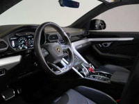 This 2022 Lamborghini Urus is a local Ontario vehicle with a clean Carfax report, combining supercar... (image 9)