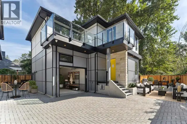 842 ST. DENIS AVENUE North Vancouver, British Columbia in Condos for Sale in North Shore - Image 3