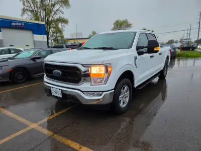 2022 Ford F-150 XLT 4WD SuperCrew - 65,462 km's - 3.5L Ecoboost V6 (Gas) - 300A Package - 2nd Owner...