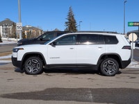 This Jeep Cherokee has a durable Intercooled Turbo Gas/Electric I-4 1.6 L/98 engine powering this Va... (image 4)