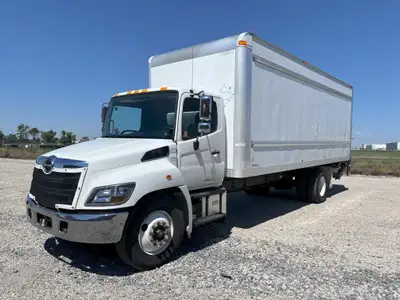 LOW KM HINO 338 W/ 24FT MULTIVANS VAN BODY AND A 4,000LB MAXON GPT-4 LIFT GATE. RENTAL RETURN. HENDR...