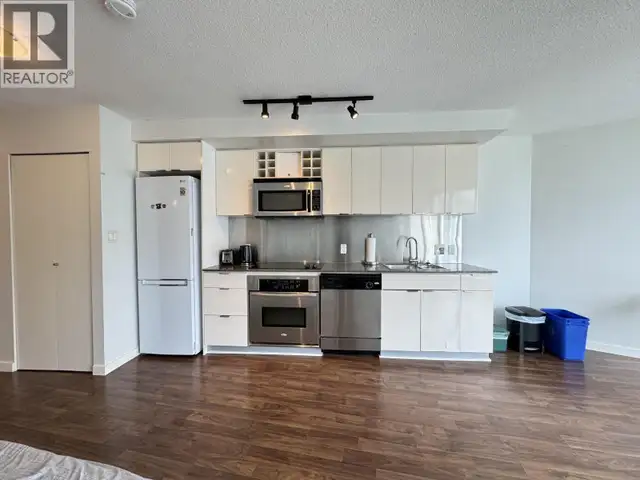 2108 233 ROBSON STREET Vancouver, British Columbia in Long Term Rentals in Vancouver - Image 8