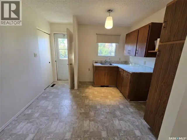 413 - 415 Calgary STREET Broadview, Saskatchewan in Houses for Sale in Regina - Image 14