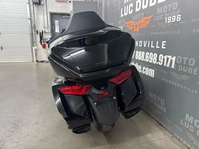 2023 Honda GL1800 Goldwing Tour DCT in Sport Touring in Drummondville - Image 11