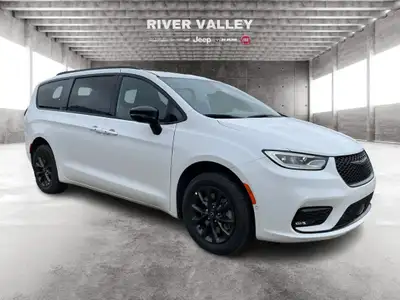 HEATED FRONT SEATS, ADAPTIVE CRUISE CONTROL, REMOTE ENGINE START, POWER LIFTGATE, HEATED STEERING WH...