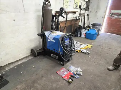 This item(s) are selling by Online Timed Auction Equipment Consignment Auction Bidding Opens: 9 AM -...