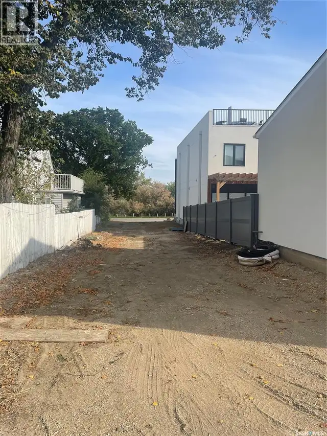 1551 Spadina CRESCENT E Saskatoon, Saskatchewan in Land for Sale in Saskatoon - Image 5
