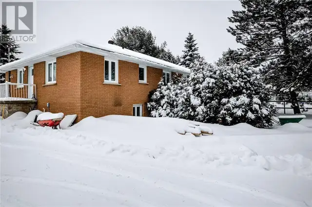 5780 Hwy 69 North Hanmer, Ontario in Houses for Sale in Sudbury - Image 3