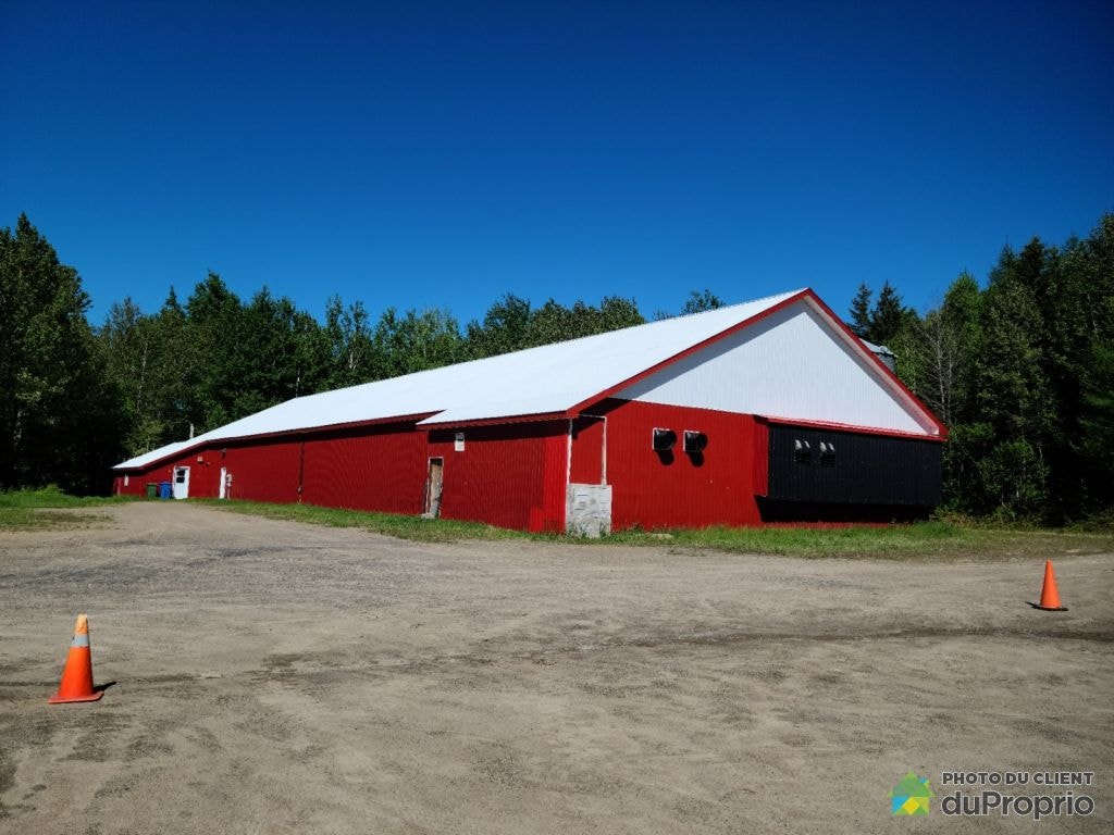 $475,200 - Taxes not included / lot included - Farm - La Malbaie — photo 1