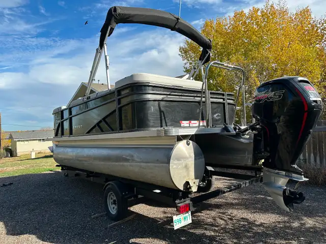 2023 Pontoon Crest Classic LX200L in Powerboats & Motorboats in Regina - Image 2