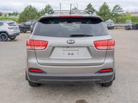 Check out this 2018 Kia Sorento LX before someone takes it home! *This Kia Sorento Is Competitively... (image 3)