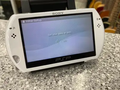 Sony PSP Go - White, View more