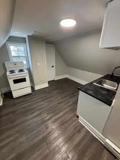 36 Victoria St, Truro, NS - Unit 4 Highlights: $1,200/month + power Available Now! Large living area...