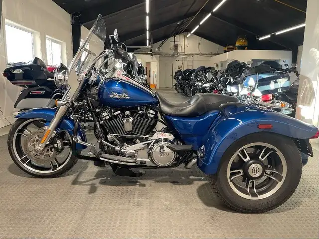 2022 Harley-Davidson Freewheeler CANADIAN TRIKE/LOW KM/$66 WEEKL in Street, Cruisers & Choppers in North Bay - Image 4