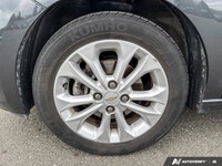 Navigate urban streets with ease and surprising efficiency in this 2021 Chevrolet Spark 1LT Hatchbac... (image 8)