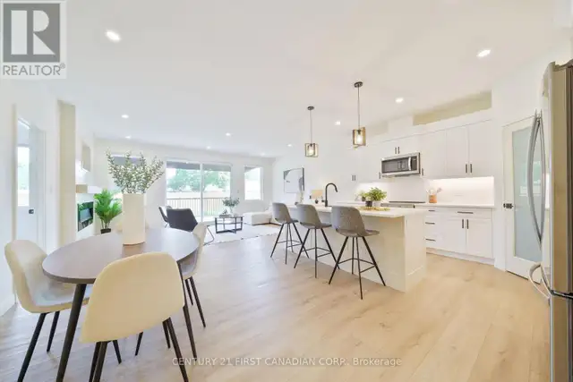 8 - 32 POSTMA CRESCENT North Middlesex (Ailsa Craig), Ontario in Houses for Sale in Grand Bend - Image 9