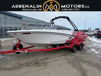 2015 GLASTRON GT 225 – CLEAN, SPORTY, READY FOR SUMMER Sharp-looking 22.5’ bowrider with a smooth ri...