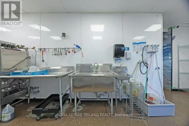 985 TALBOT STREET St. Thomas, Ontario in Commercial & Office Space for Rent in London - Image 32