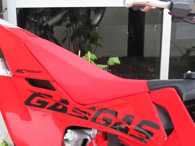 2025 GASGAS MC 250F in Dirt Bikes & Motocross in Cambridge - Image 9