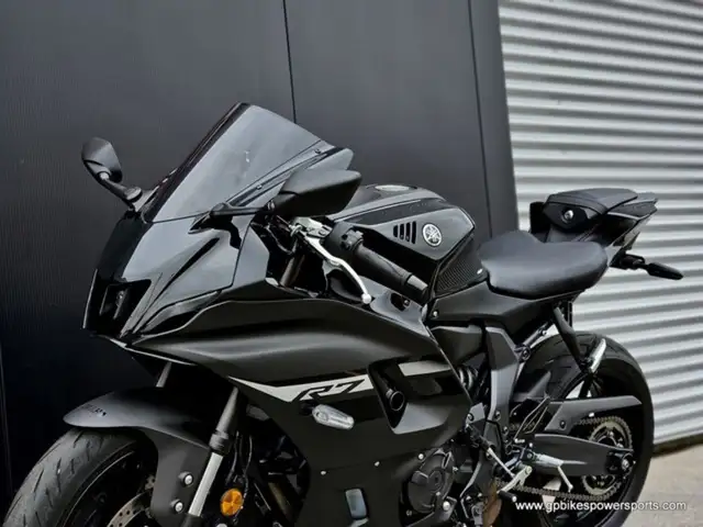 2024 Yamaha YZF-R1 R7 in Sport Bikes in Oshawa / Durham Region - Image 13