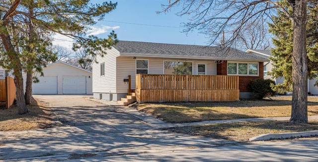 129 6th Street NW Portage La Prairie, Manitoba in Houses for Sale in Portage la Prairie