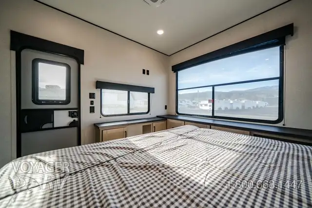 2026 Jayco Jay Flight 401FLTS Bungalow in Travel Trailers & Campers in Kelowna - Image 29