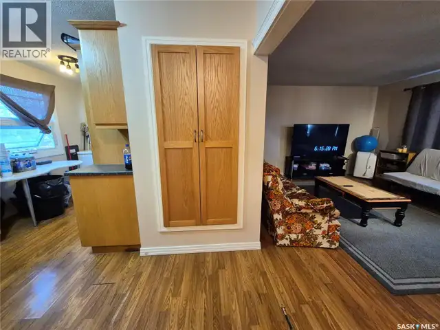 1118 PARK AVENUE Weyburn, Saskatchewan in Houses for Sale in Regina - Image 8