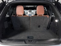 The 2023 Lincoln Aviator Reserve II is a masterclass in American luxury, designed to offer a Sanctua... (image 6)