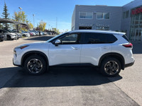 2025 NISSAN ROGUE SV MOONROOF - AWD - ONE OWNER - NO ACCIDENTS FEATURES INCLUDE - - Cloth Interior -... (image 8)