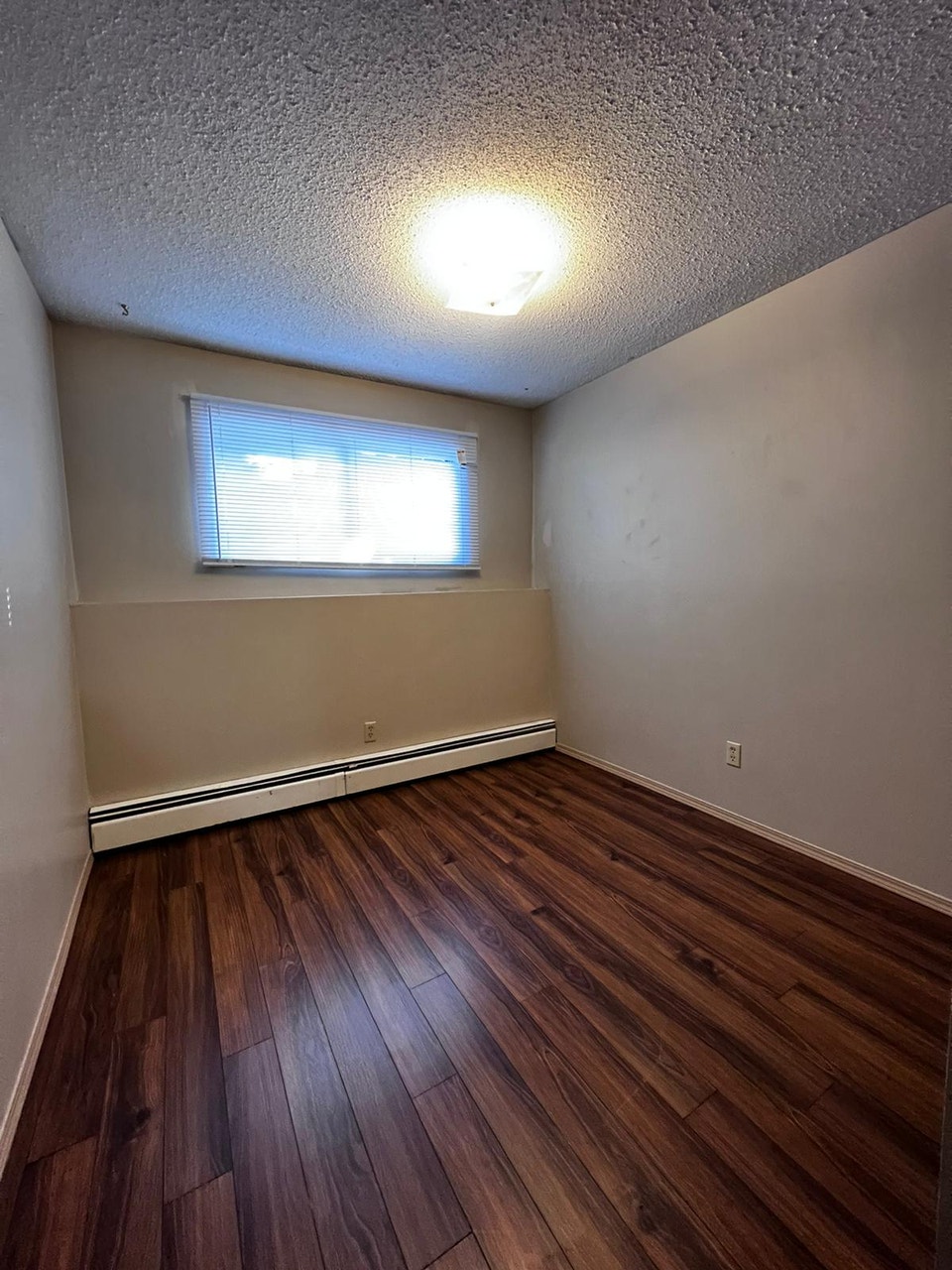 Spacious 2 Bedroom Unit in Innisfail! 5