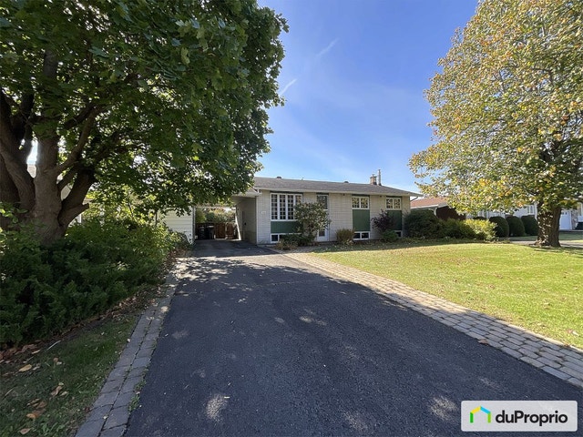 $550,000 - Bungalow for sale — photo 1