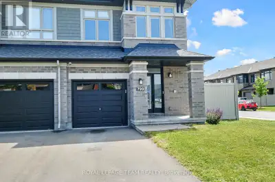 799 CAIRN CRESCENT Ottawa, Ontario