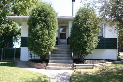 3 Beds, 1 bath Main Floor, Mount Pleasant/NW