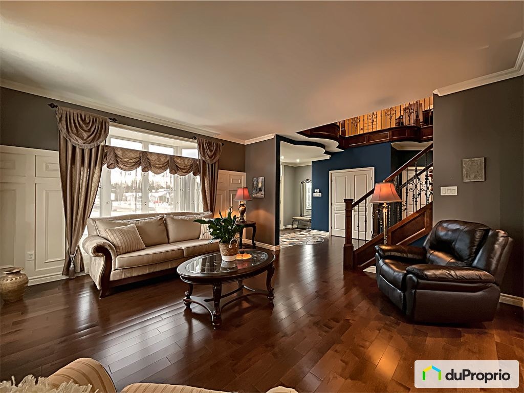 $925,000 - 2 Storey for sale in St-Marc-Des-Carrières — photo 3