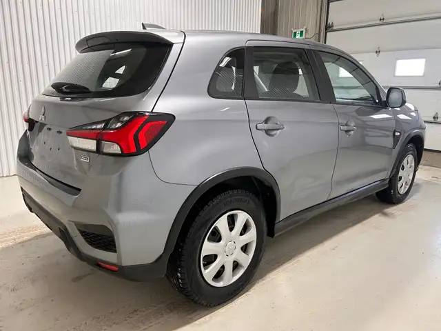 2022 Mitsubishi RVR ES AWD Bluetooth Sièges Chauffants *Traction in Cars & Trucks in Shawinigan - Image 7