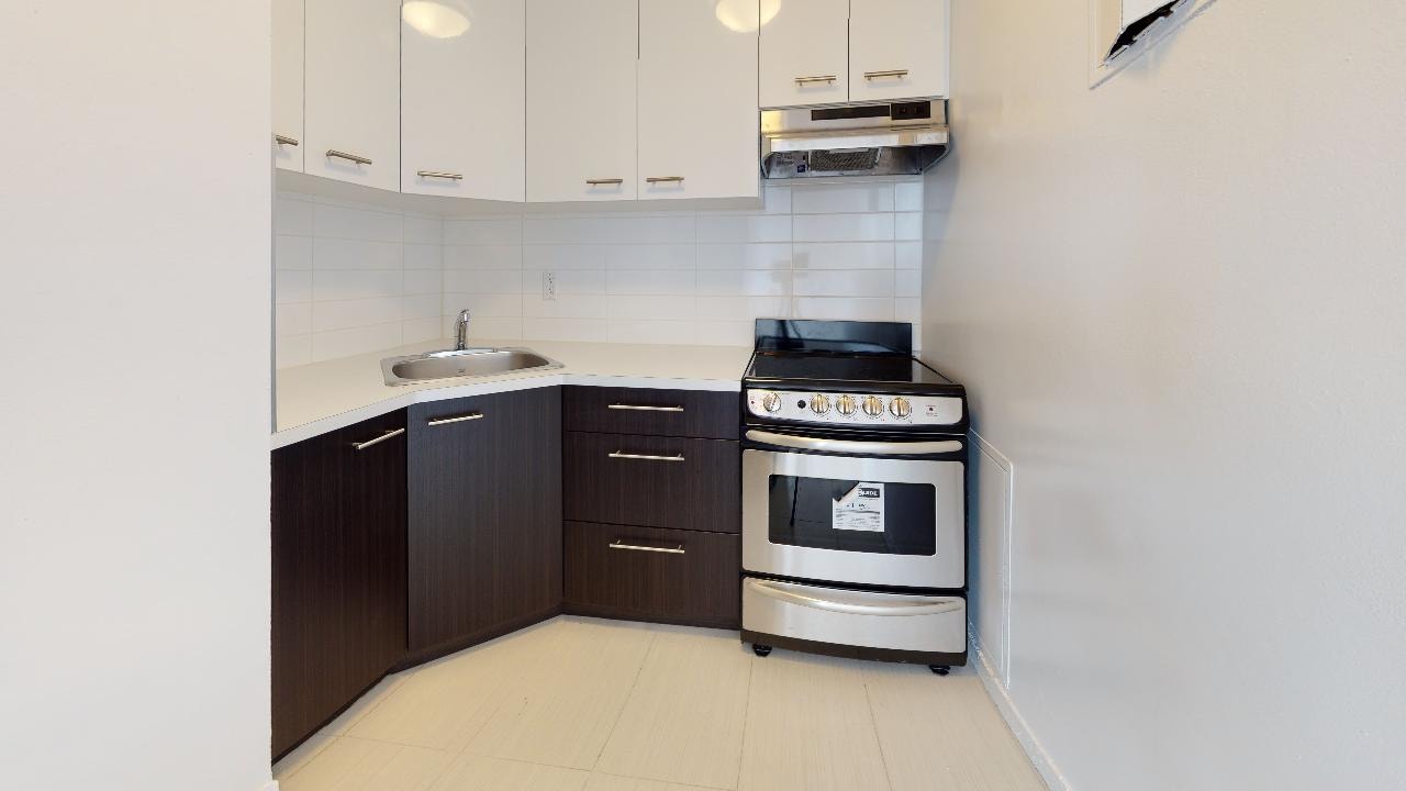 235 Sherbrooke St W — photo 2