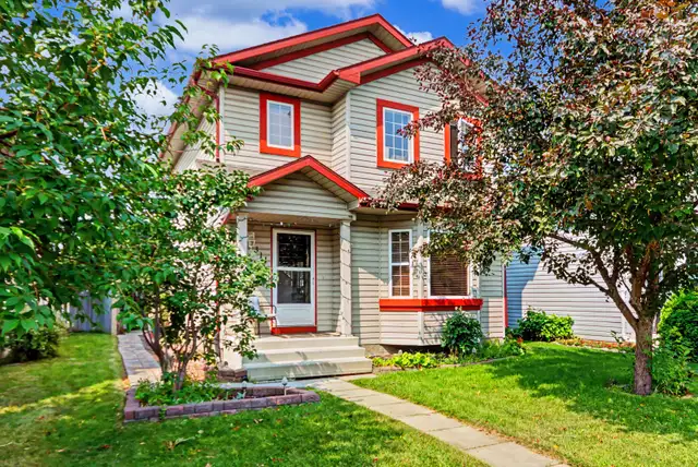 PRICE DROP! UPDATED ERIN WOODS HOME BACKING ON A GREENSPACE